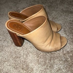 𝅺Tory Burch Mules